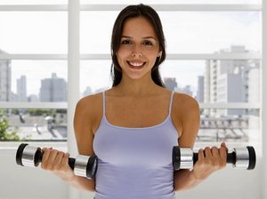 Упражнения для упругой и красивой груди