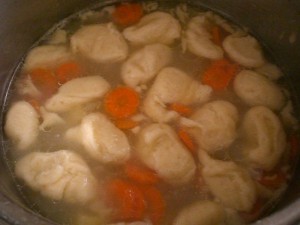 готовые галушки в супе
