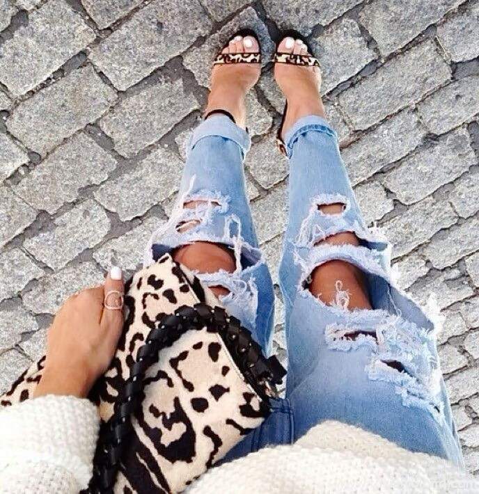 Рваные джинсы на коленях - страшно или модно?