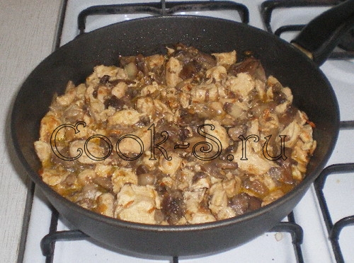 куриные грудки с грибами - добавить грибы