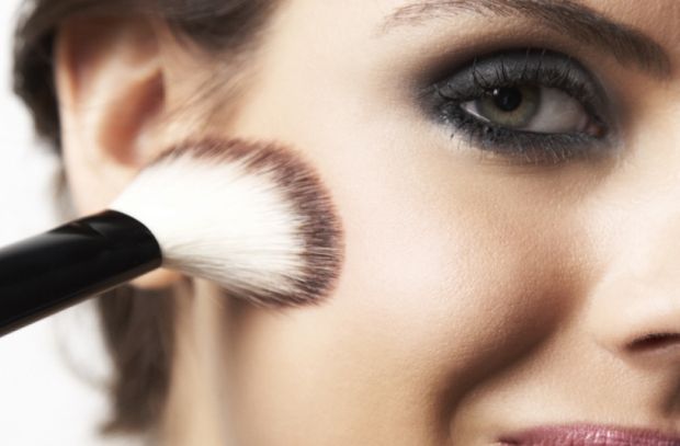 Как сделать лицо худее с помощью макияжа? Пора учиться