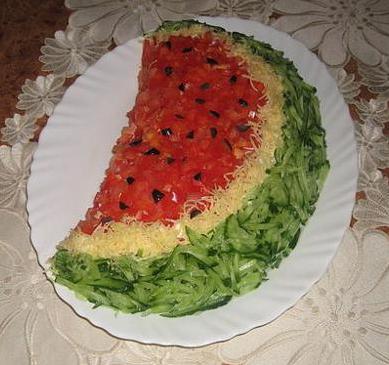 салат в виде арбуза 