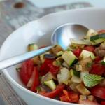 Салат из овощей-гриль с фетой и мятой