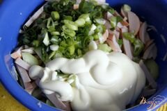 «Салат из капусты, огурца и колбасы» - приготовления блюда - шаг 3