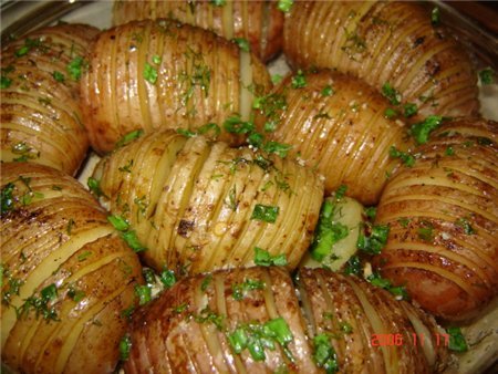 Сочная картошка в духовке