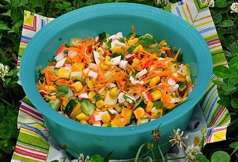 Рецепт салата с морковью и крабовыми палочками