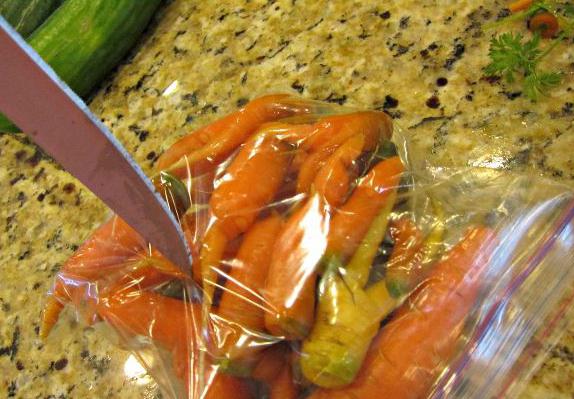 Как сохранить морковь в погребе в пакетах