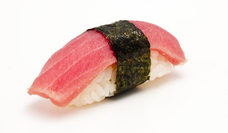 магуро дзуки суши 50р.(рис,маринованный тунец.)