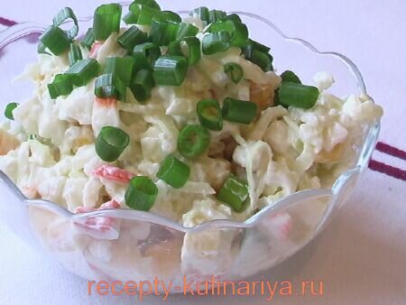 Салат из крабовых палочек с кукурузой и рисом рецепт