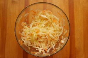 готовый салат из капусты и моркови