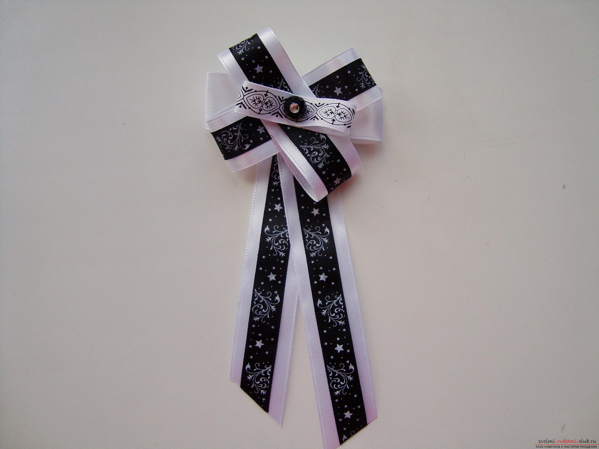 Пошаговая инструкция по созданию галстука для девочки к 1 сенября. Фото №1