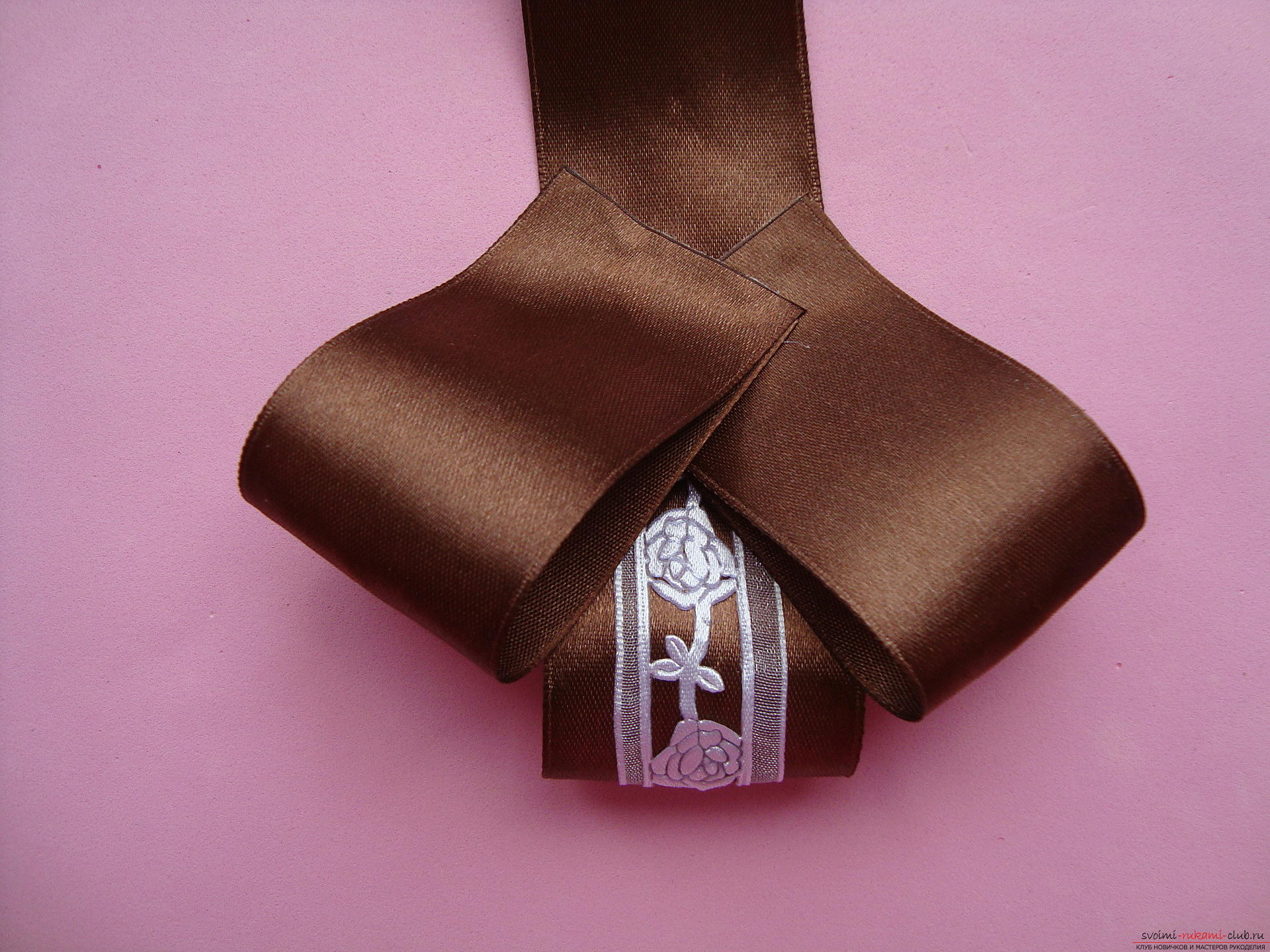 Пошаговая инструкция по изготовлению объемного галстука и бантов. Фото №7