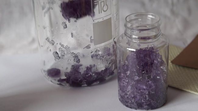 Выращиваем фиолетовый кристалл в домашних условиях