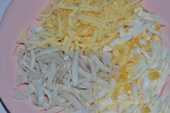 Салат с кальмарами – рецепт пошаговый с фото и видео, очень вкусный и простой. Как приготовить салат из кальмаров - с яйцом, крабовыми палочками, огурцом, красной икрой, без майонеза