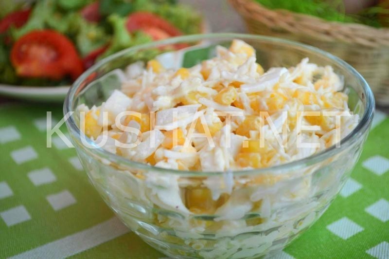 10_салат с кальмарами, кукурузой, яйцом и сыром