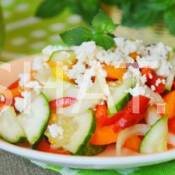15_salat-s-suharikami-pomidorami-i-syrom