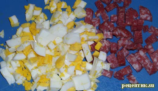 Салат «Деликатесный» из цветной капусты с колбасой - рецепт с фото, шаг 2