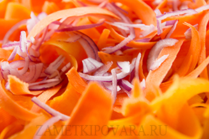 Салат с тыквой, морковью и яблоком