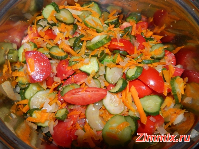 Салат из огурцов, помидор и моркови на зиму - шаг 9