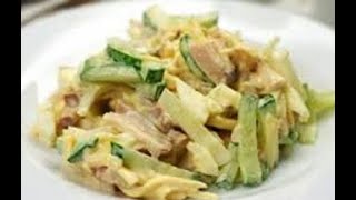 Простой домашний салат из куриной грудки и яичницы. Рецепт салата