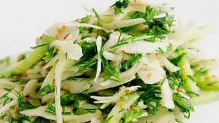 Салат Зеленый рецепт. Низкокалорийный салат. Рецепт салата из капусты, огурцов, листьев салата и яиц