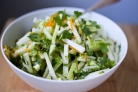Салат с кольраби и зеленью