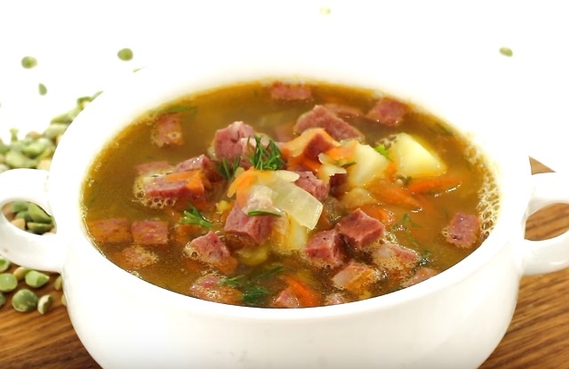 гороховый суп с копченной колбасой