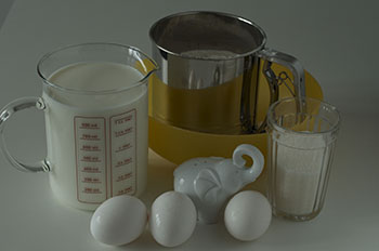 Ингредиенты необходимые для приготовления блинчиков на молоке
