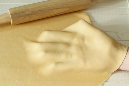 Пресное тесто для приготовления вареников пельменей манты