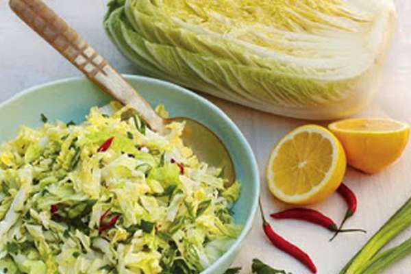 Салат из китайской капусты: 10 свежих рецептов