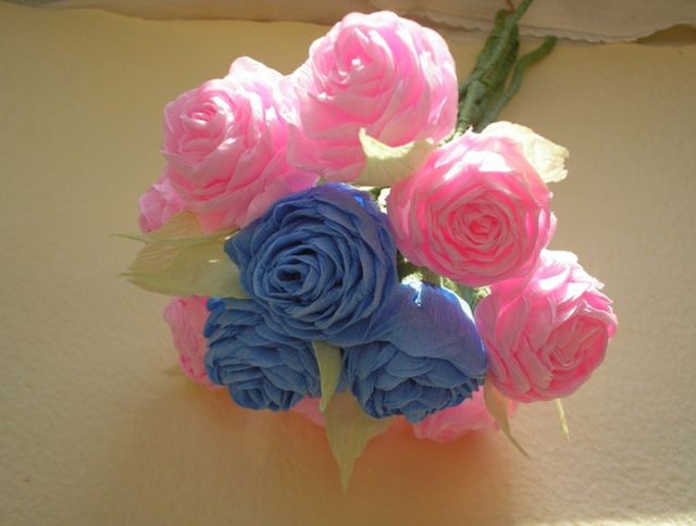 Розовые и голубые цветы