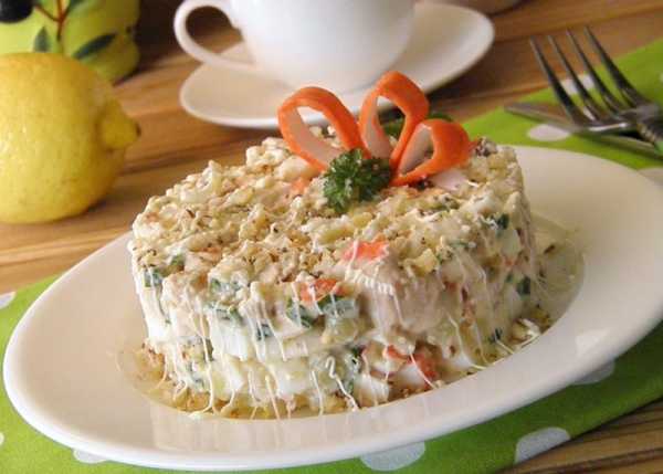 Салат из трески печени слоеный рецепт с фото пошагово