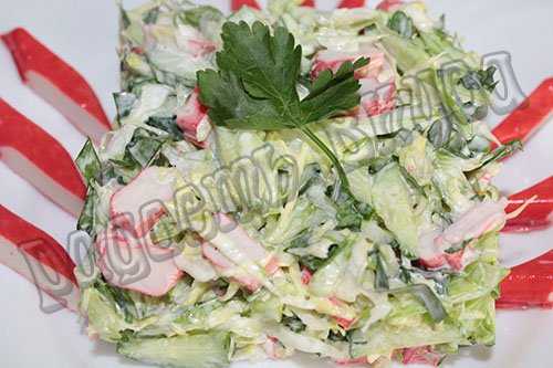 Салат крабовый с огурцом и кукурузой и капустой рецепт